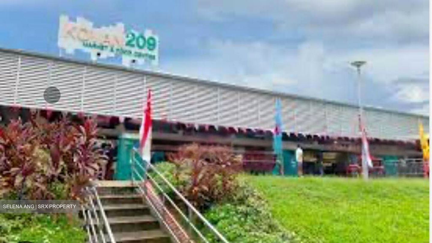 Simon Lane (D19), Terrace #463233391